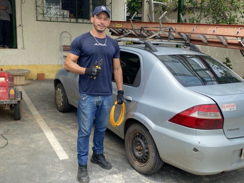 Eletricista profissional há 20 anos